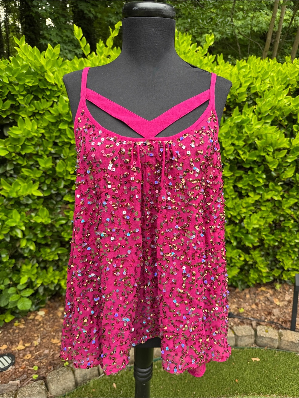 Ludi Magenta Sequined Strappy Women's Swing Tank Top